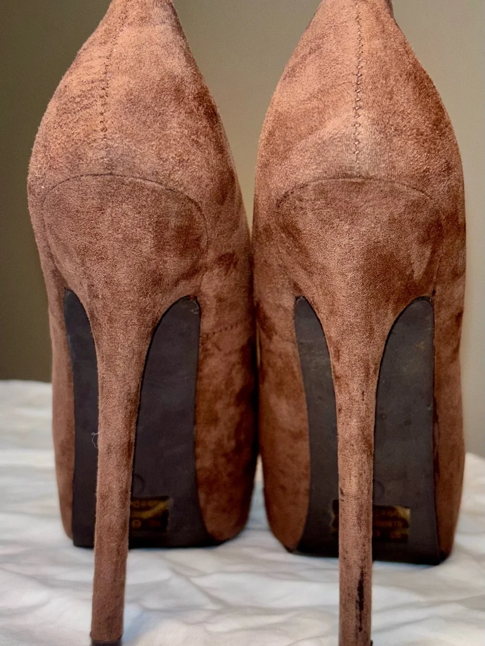 Breckelles bold studded